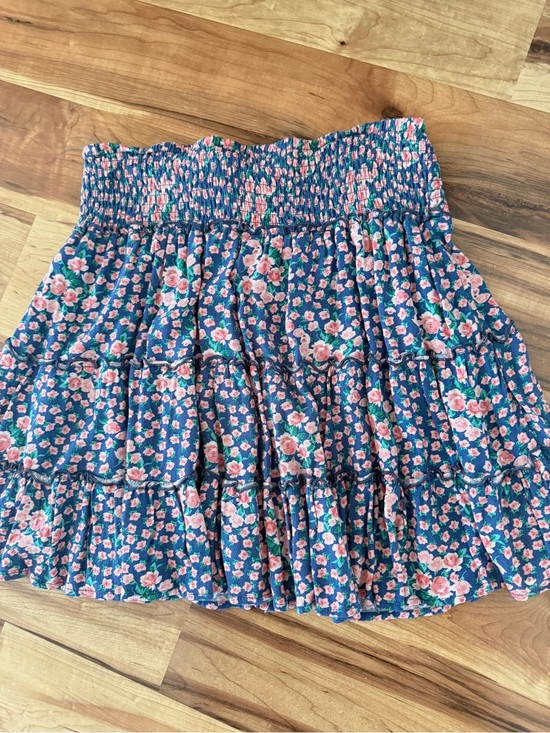 American Eagle Outfitters Dresses & Skirts - American Eagle Floral Ruffle Mini Skirt
